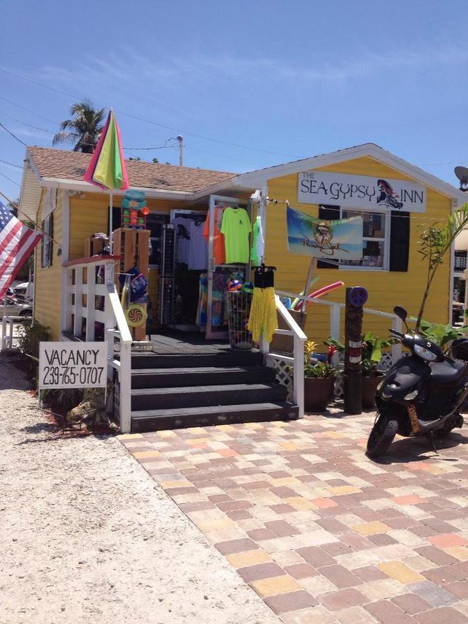 The Sea Gypsy Inn フォートマイヤーズビーチ エクステリア 写真